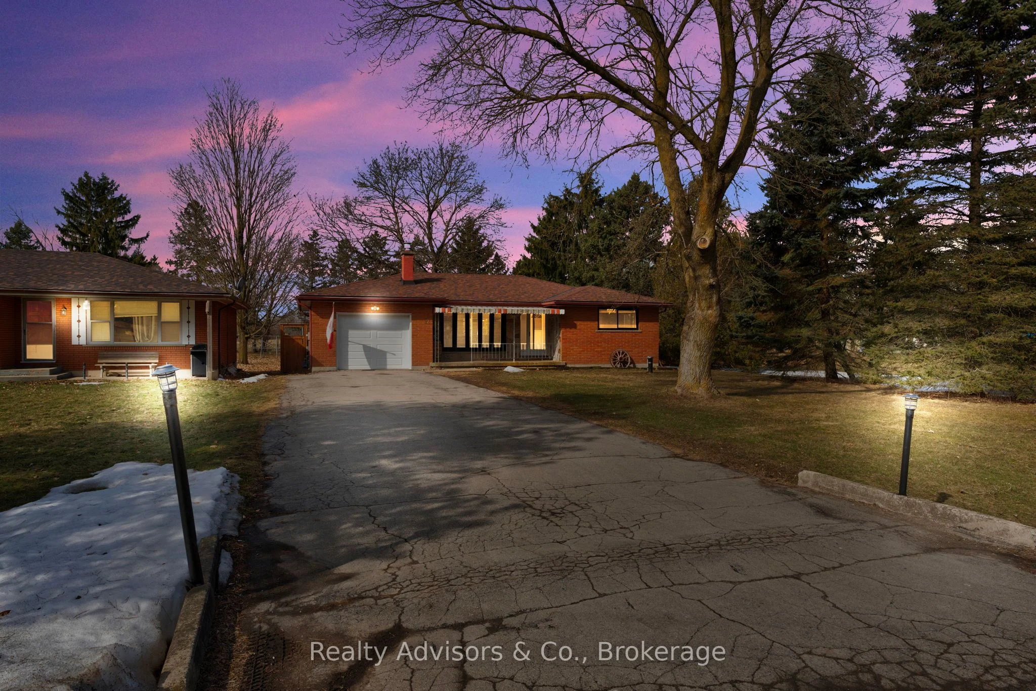 Detached in Brant