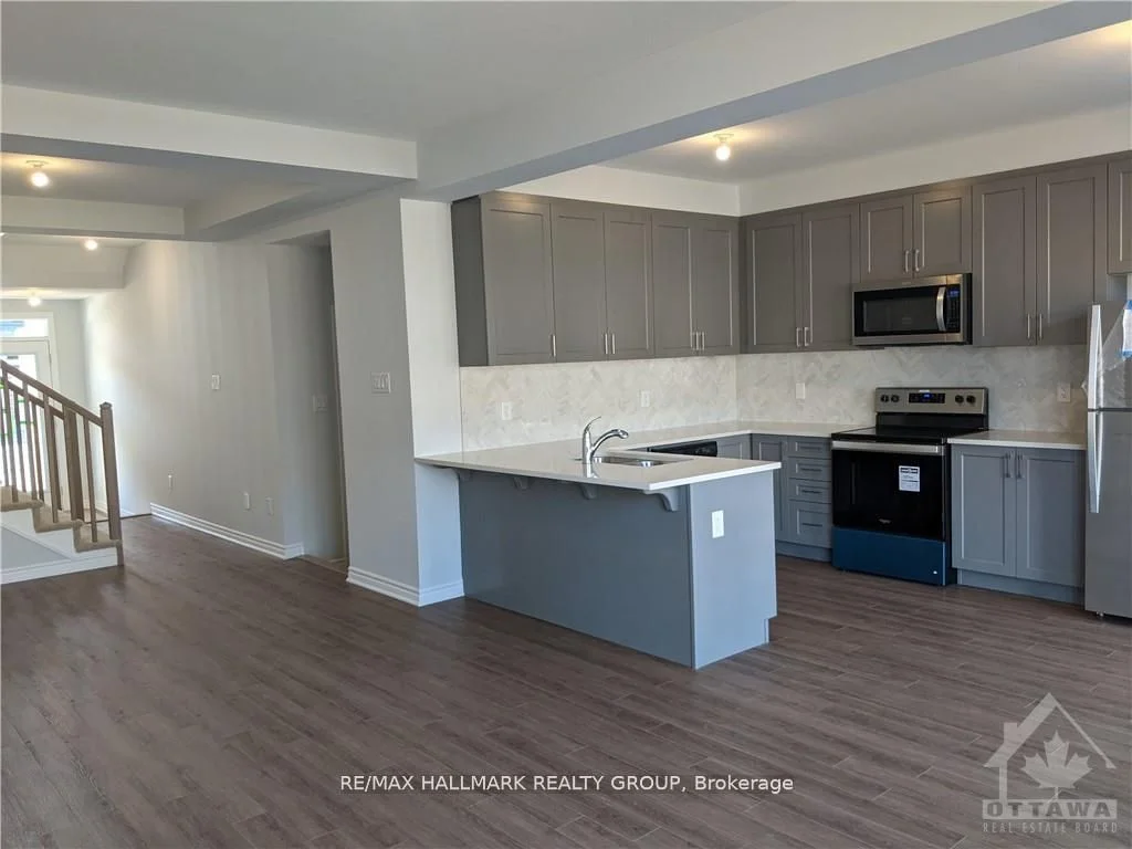 Att/Row/Townhouse in Kanata