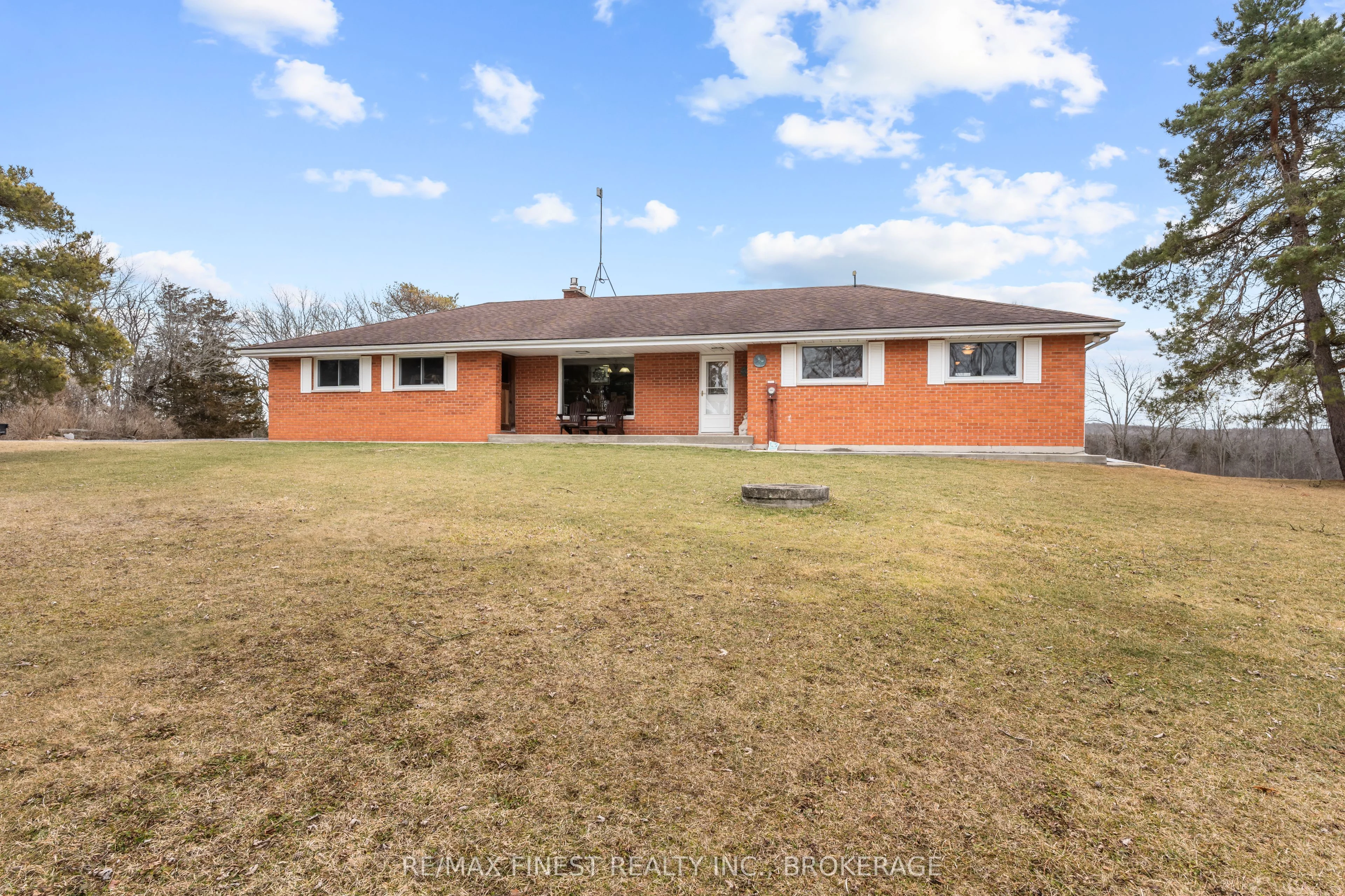 2904 County Road 15, Prince Edward County, On, K0k 2t0