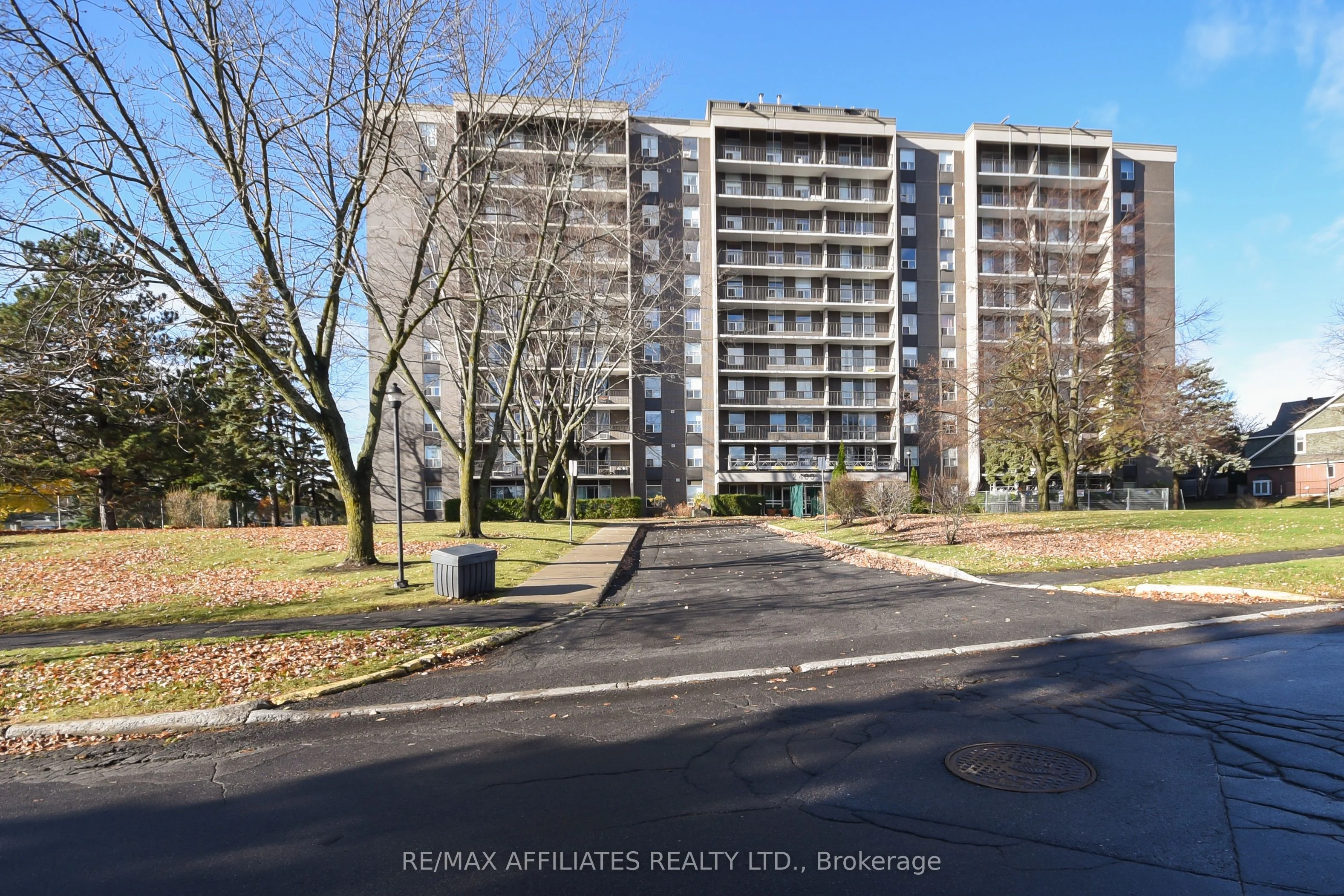 2400 W Virginia Drive W 305, Alta Vista And Area, On K1h 8l3