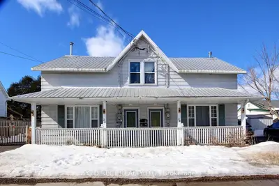 Duplex in Quinte West