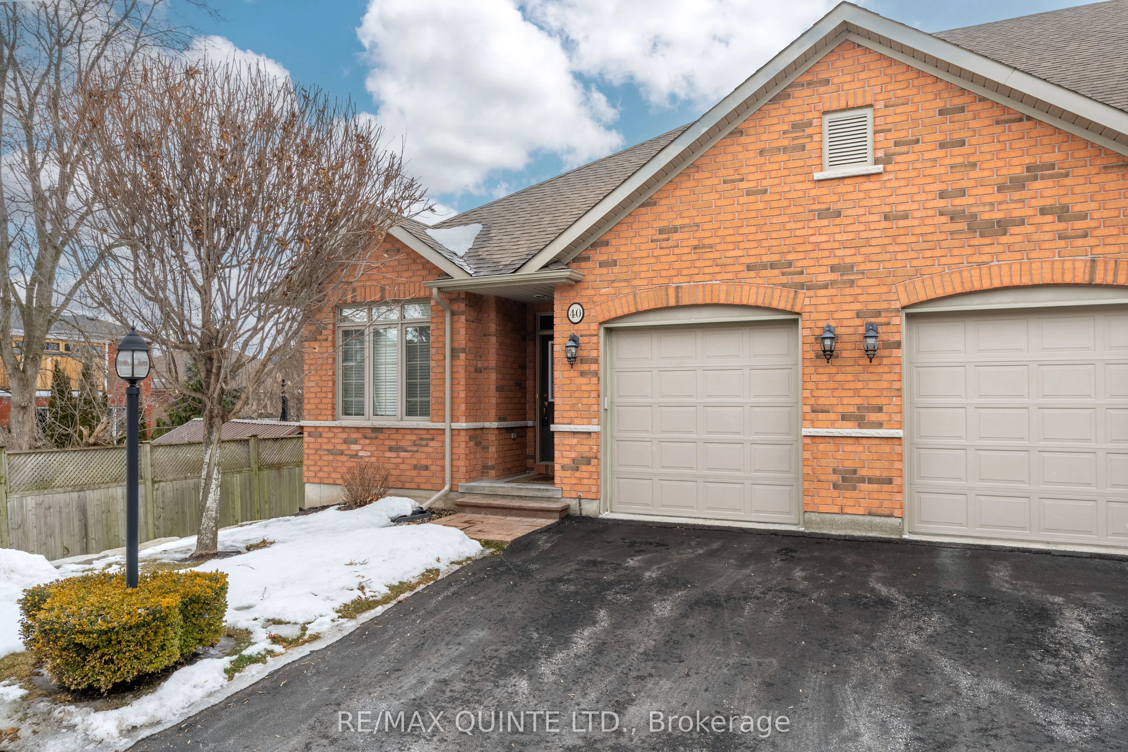 Condo Townhouse in Belleville