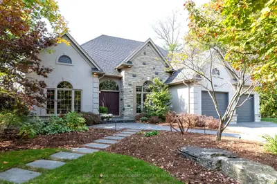 27 Northcrest Drive 1, London North, On N5x 4p4