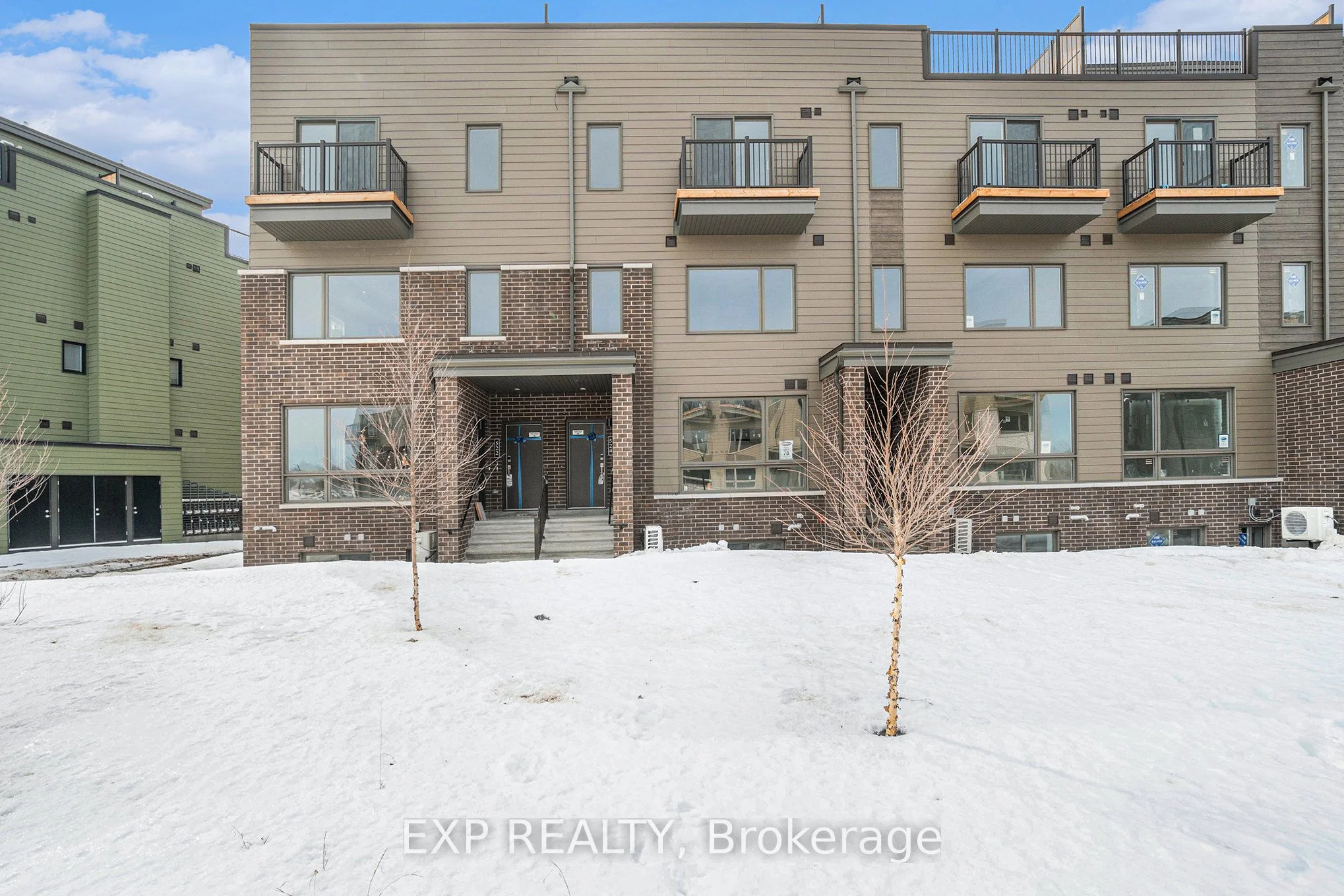 Condo Apartment in Manor Park - Cardinal Glen and Area