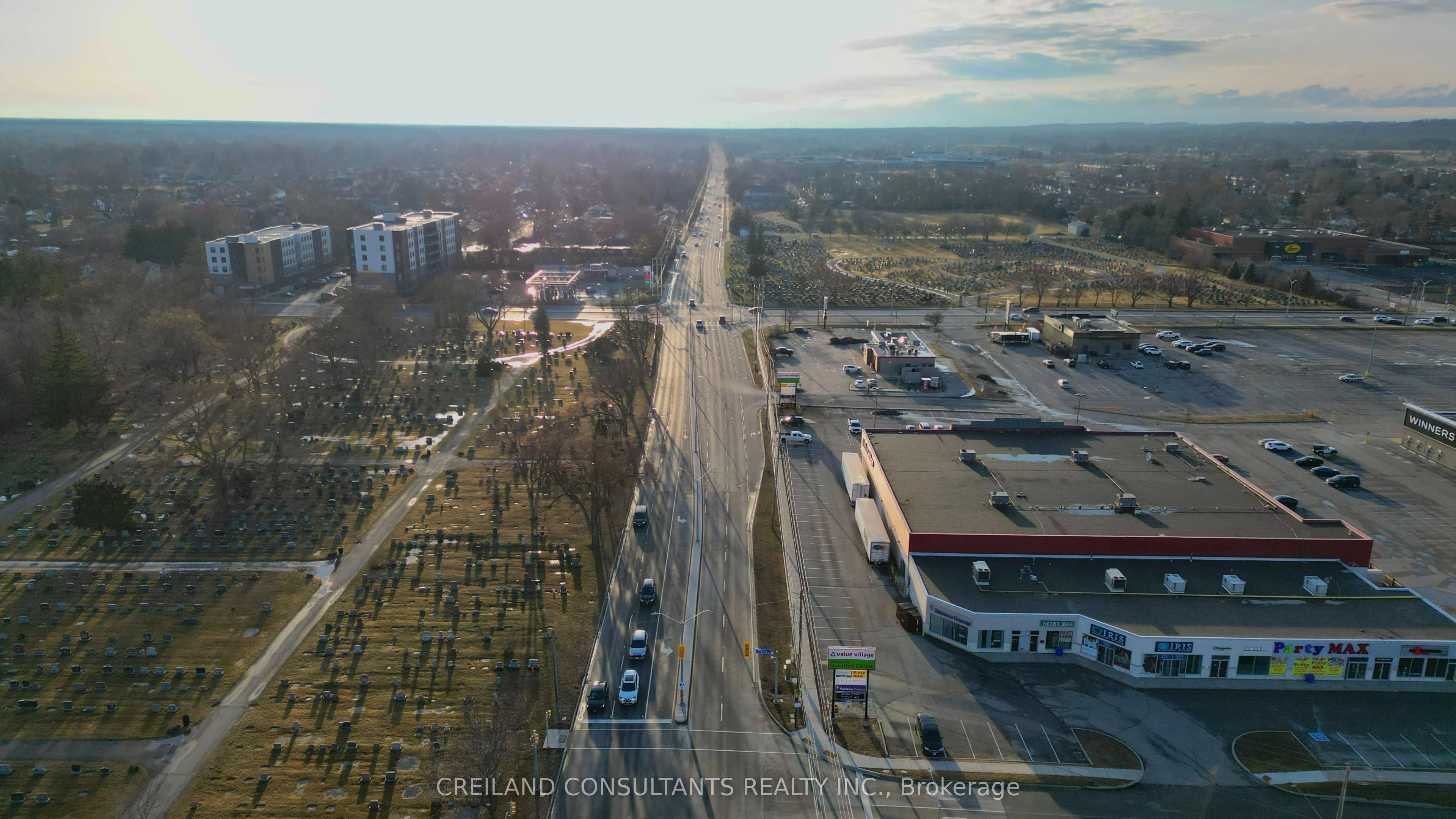 21 Seaway Drive, Welland, ON L3C 7J5