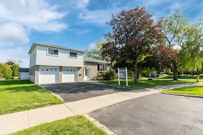 1 Applewood Crescent, Kawartha Lakes, On K9v 4w7
