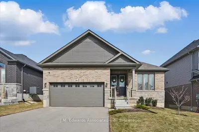 Detached in Brant