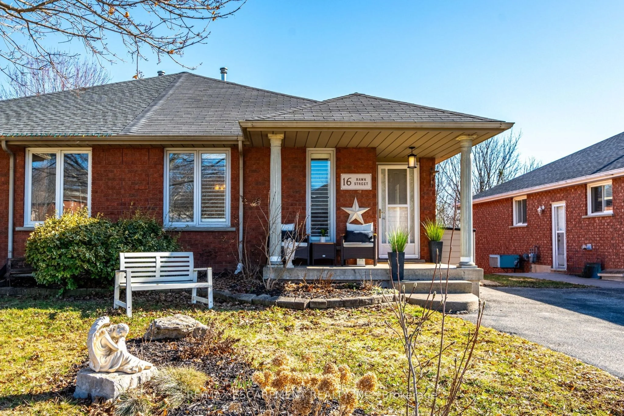 Semi-Detached in Brant
