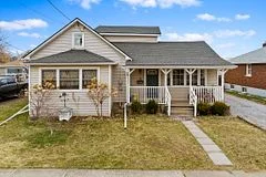32 Clarke Street, Port Colborne, On L3k 2g1