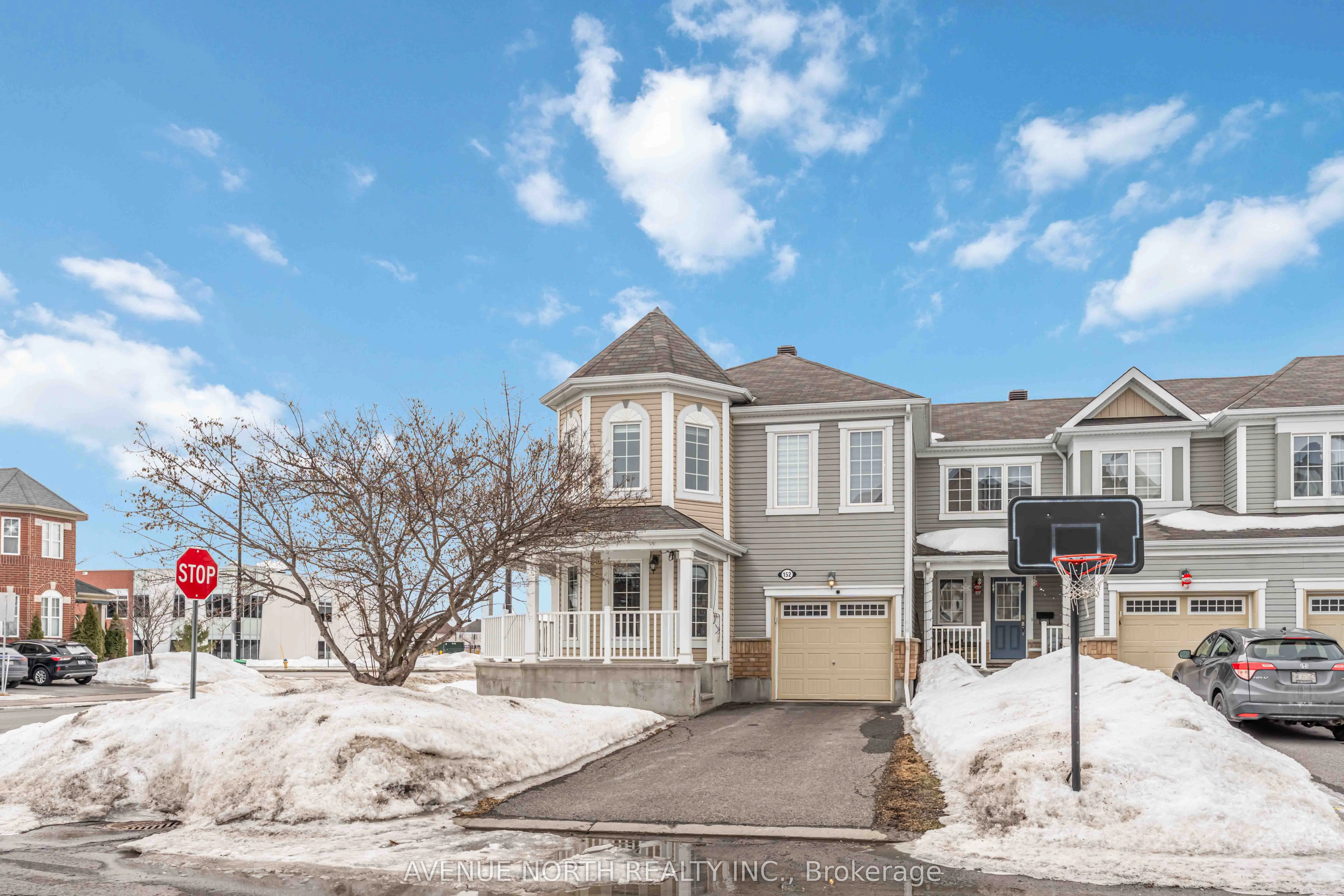 Att/Row/Townhouse in Orleans - Cumberland and Area