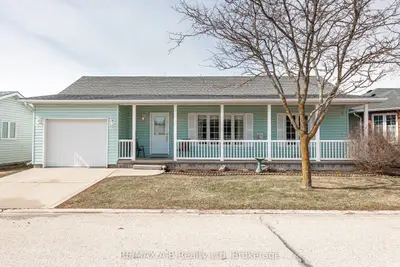 Detached in St. Marys