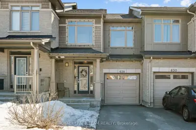 Att/Row/Townhouse in Orleans - Convent Glen and Area