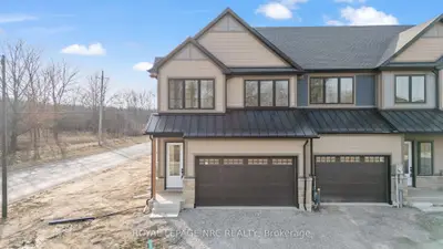 Att/Row/Townhouse in Thorold