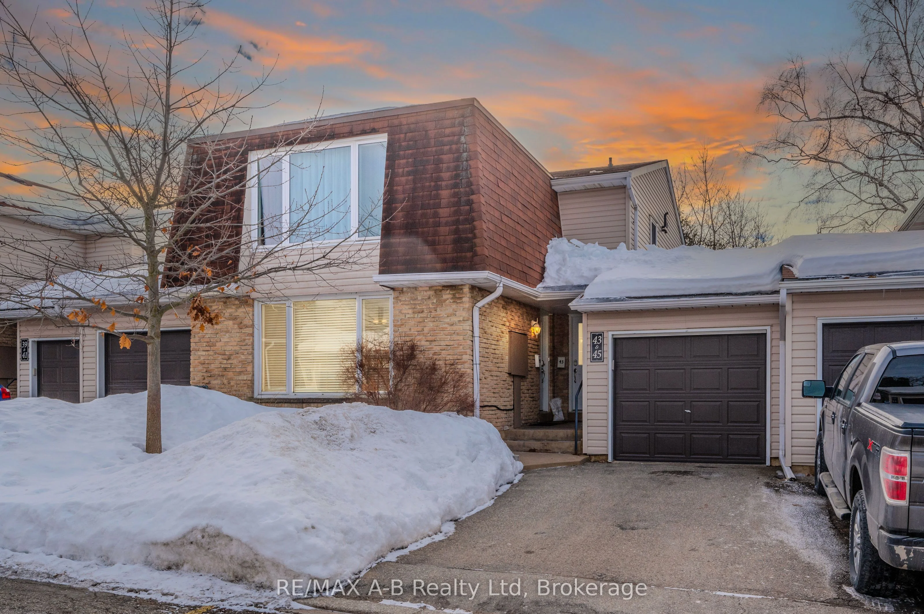 Condo Townhouse in Kitchener