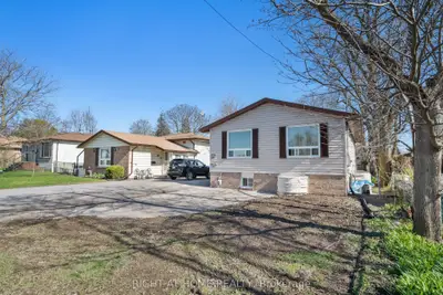 53 1/2 Colborne Street E Main, Kawartha Lakes, On K9v 1k6