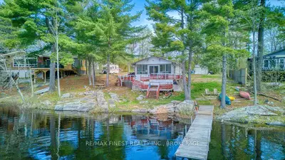 Detached in Frontenac