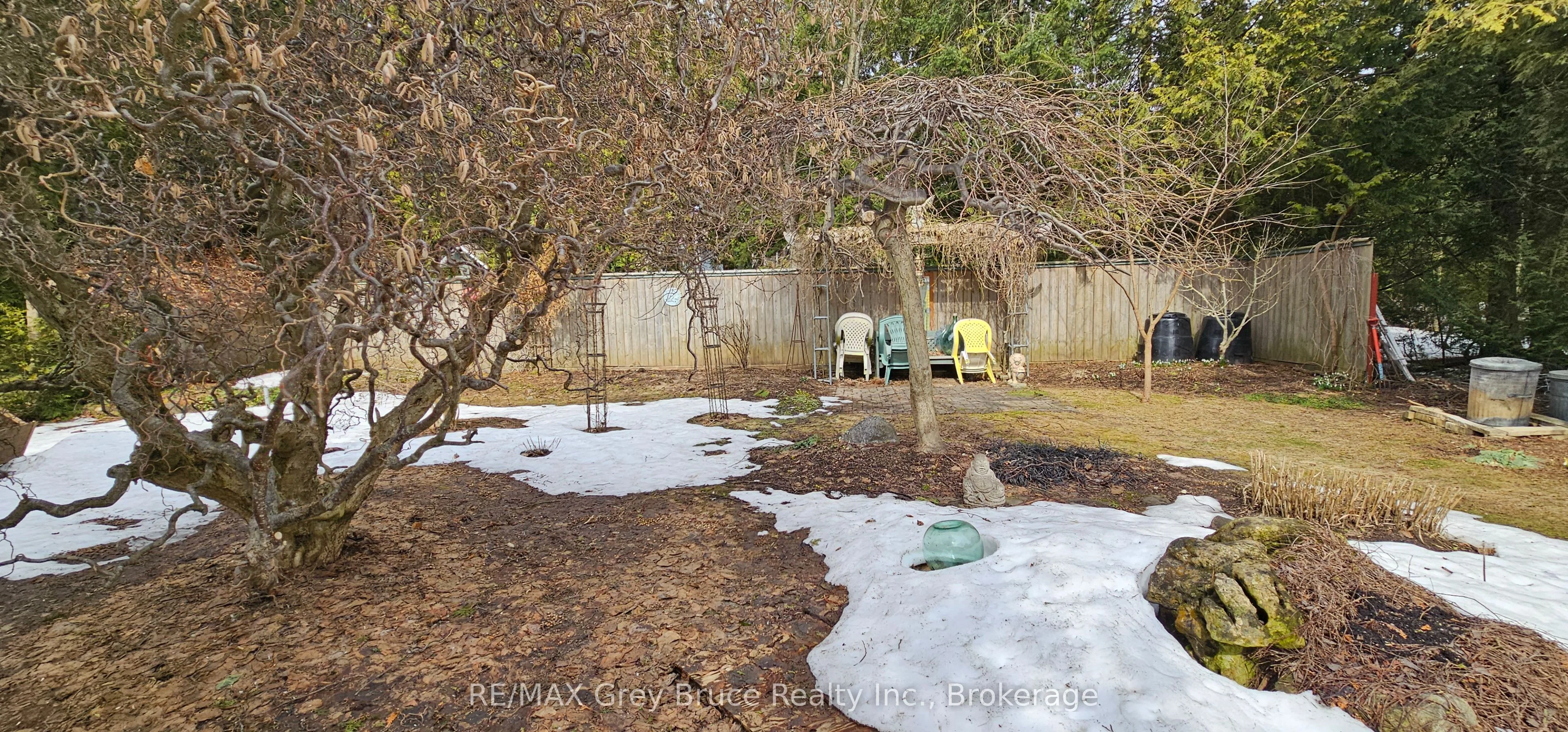 22 McNeil Street E, Northern Bruce Peninsula, ON N0H 1W0