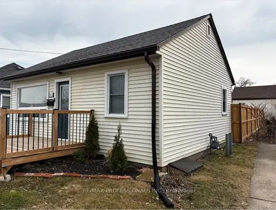 15 1/2 Kirk Street, St. Catharines, On L2s 1b8
