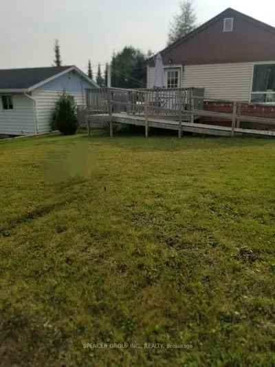 Detached in Manitouwadge