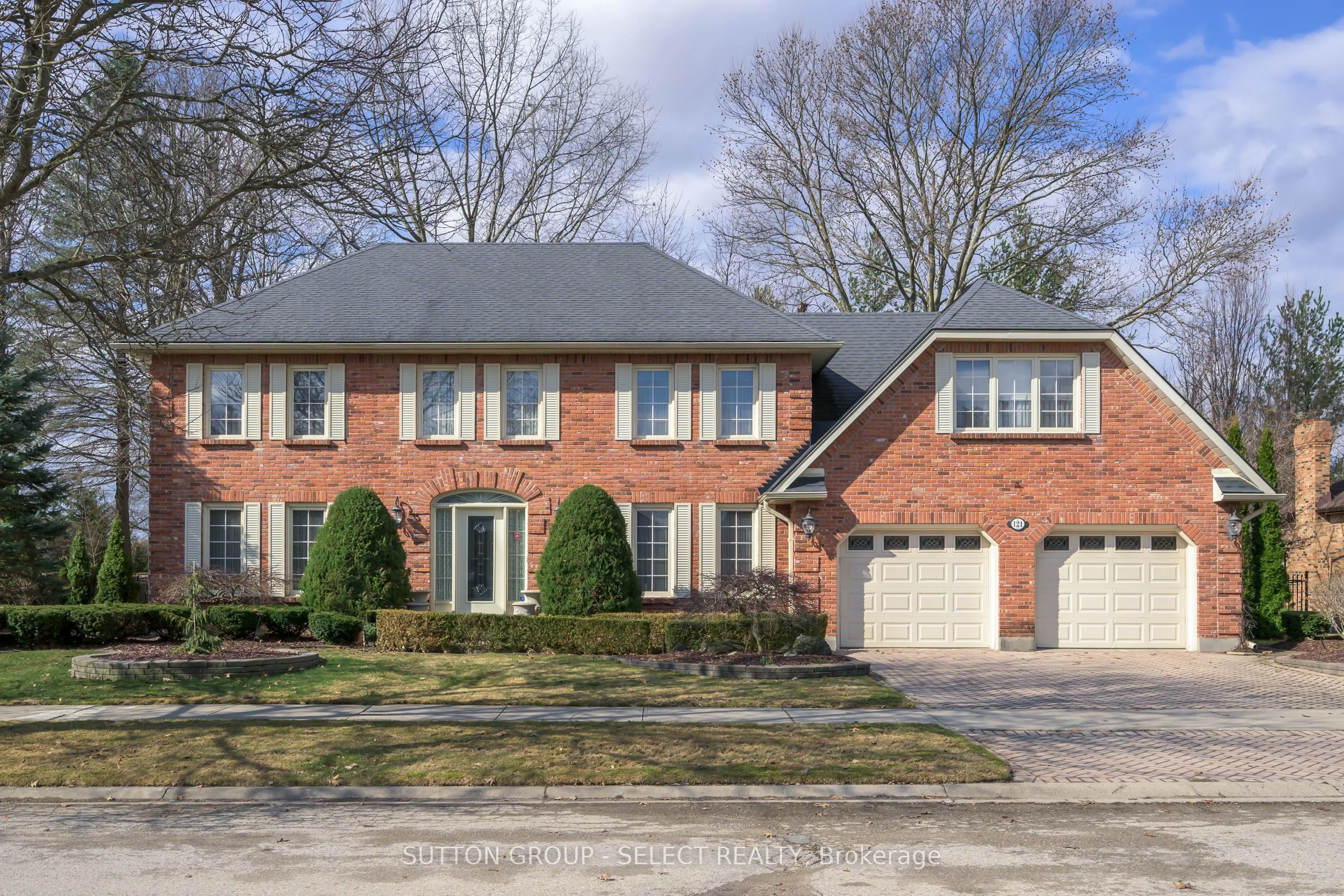 121 Whiteacres Drive, London North, On N6b 4e8