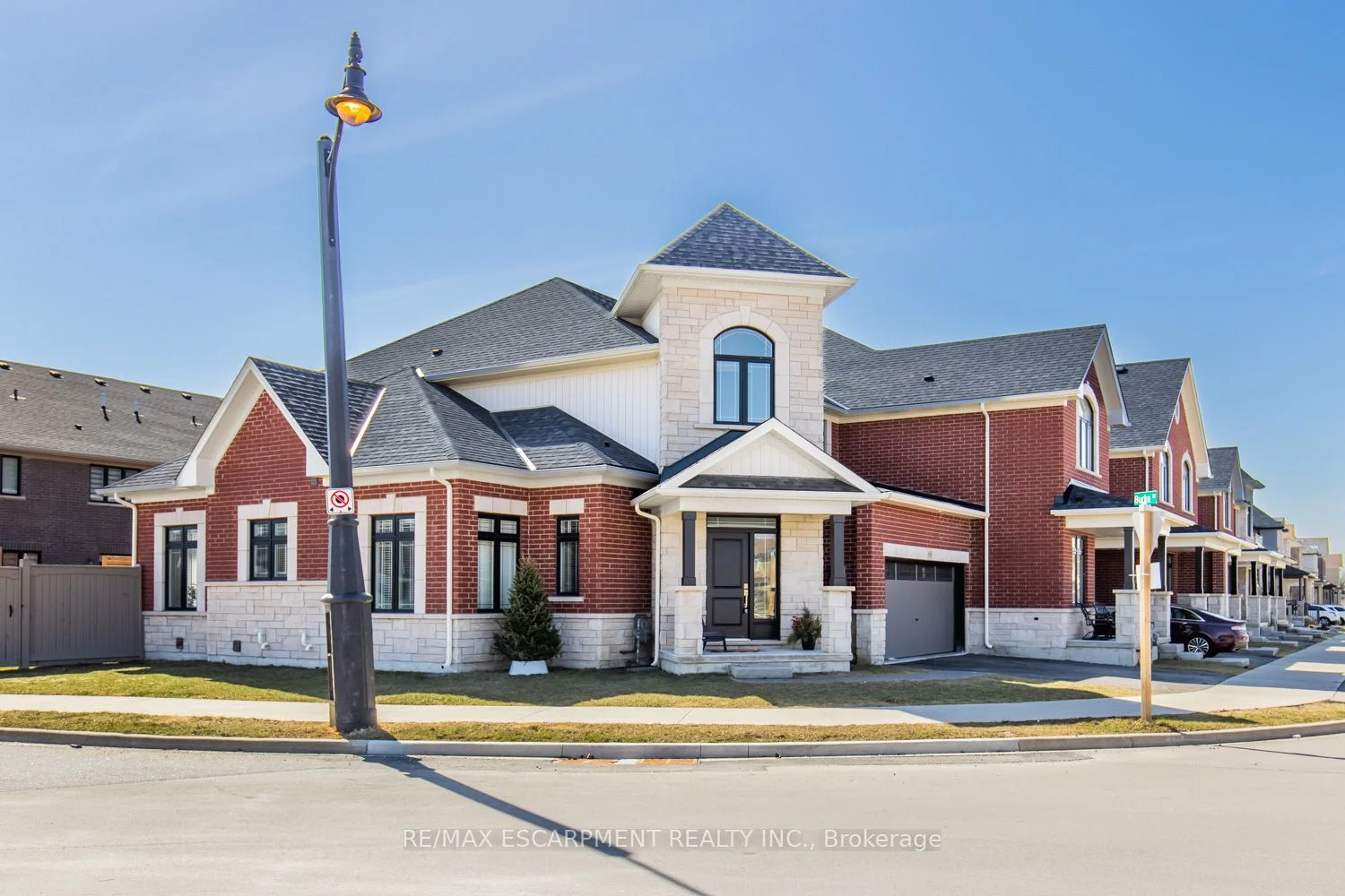 Att/Row/Townhouse in Hamilton