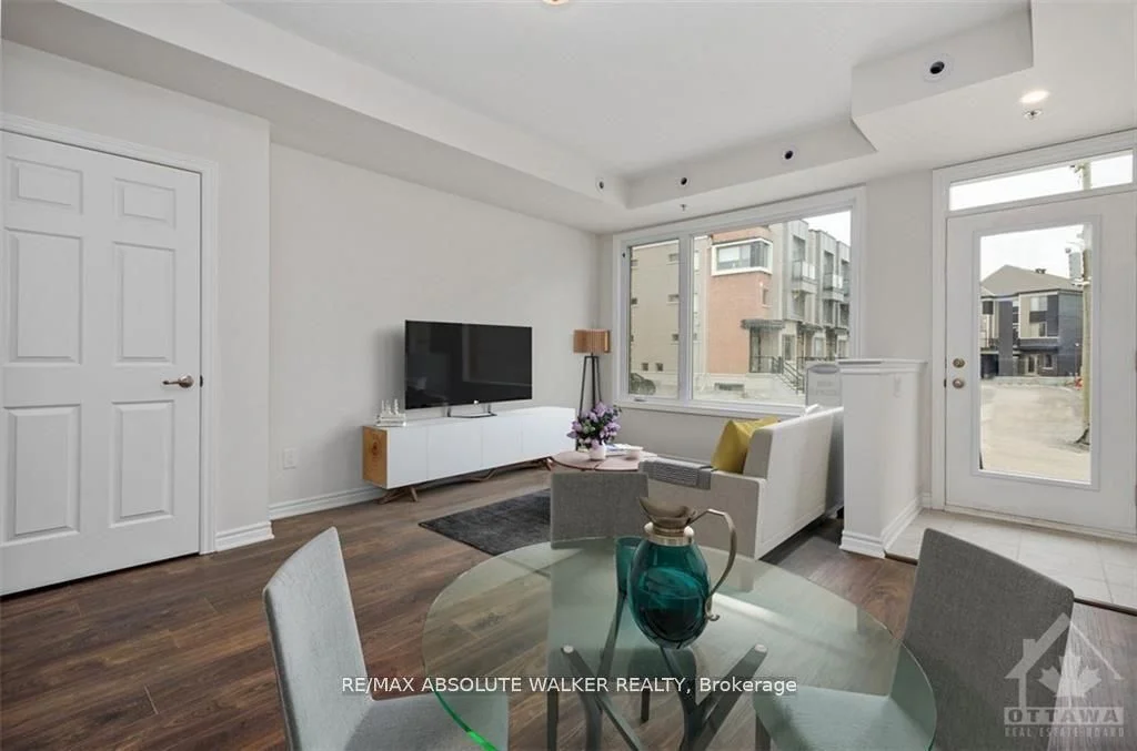 766 MIKINAK Road, Manor Park - Cardinal Glen and Area, ON K1K 4Z9