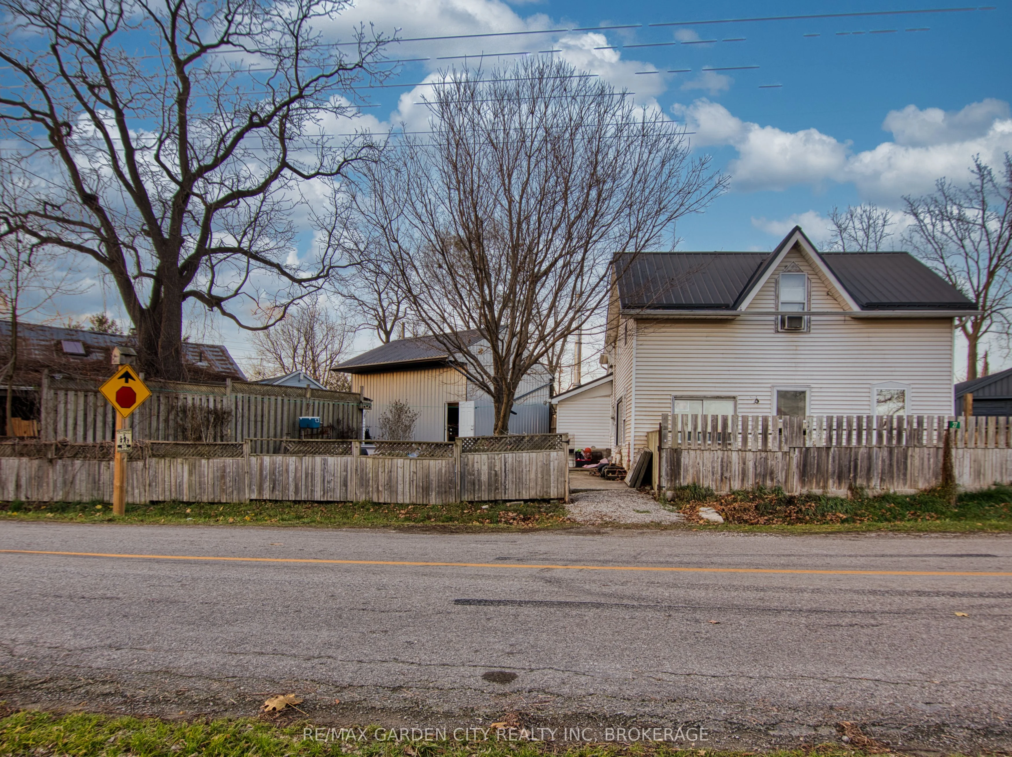 27 Indiana Road W, Haldimand, ON N0A 1H0