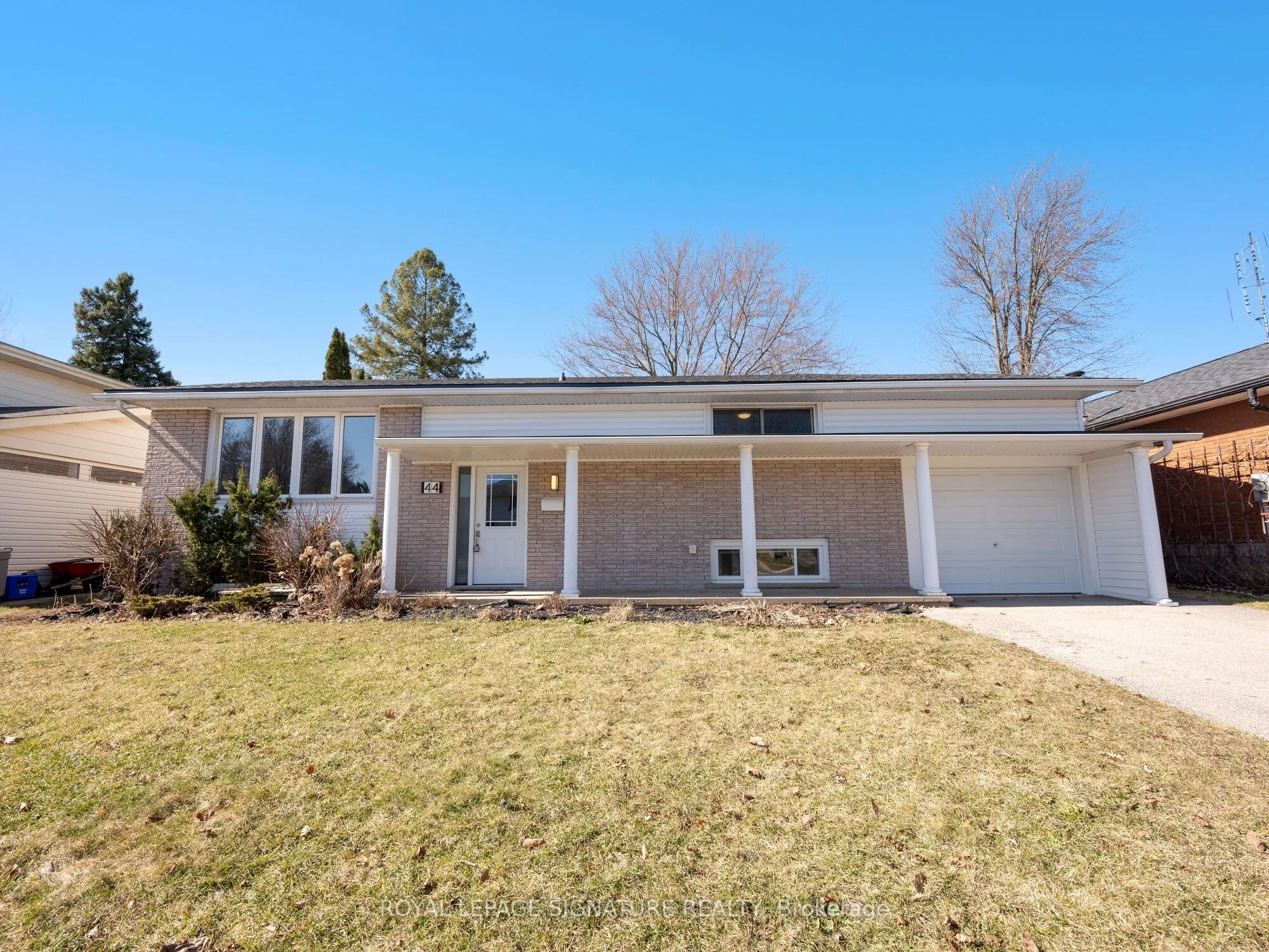 Detached in Brantford