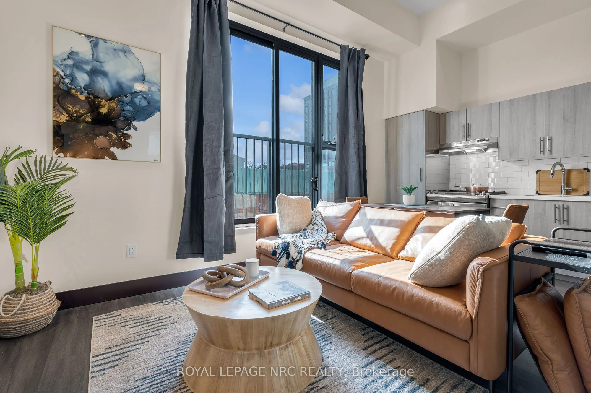 Condo Apartment in Hamilton