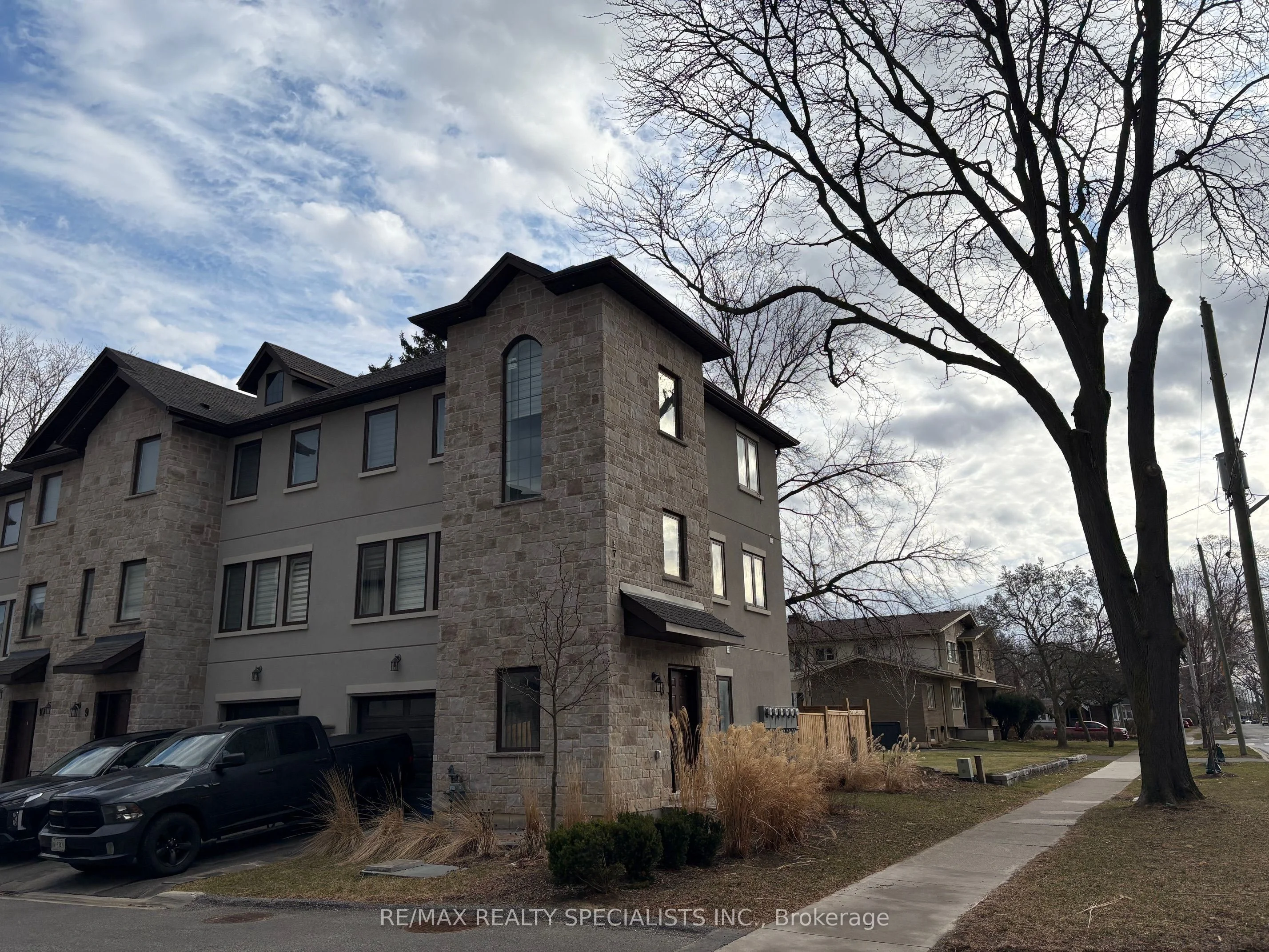 175-177 Russell Avenue 8, St. Catharines, On L2r 1w7