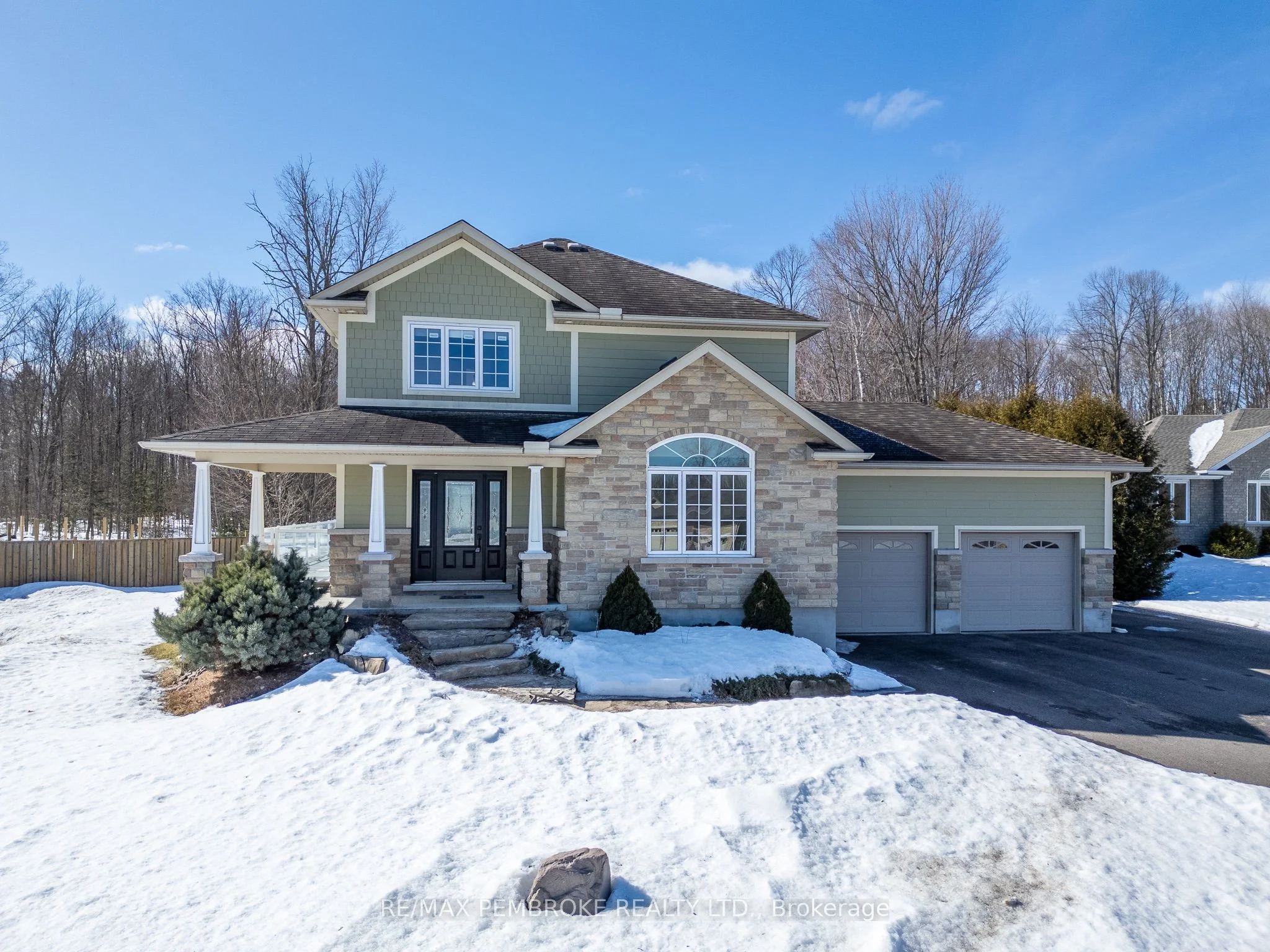 Detached in Laurentian Valley