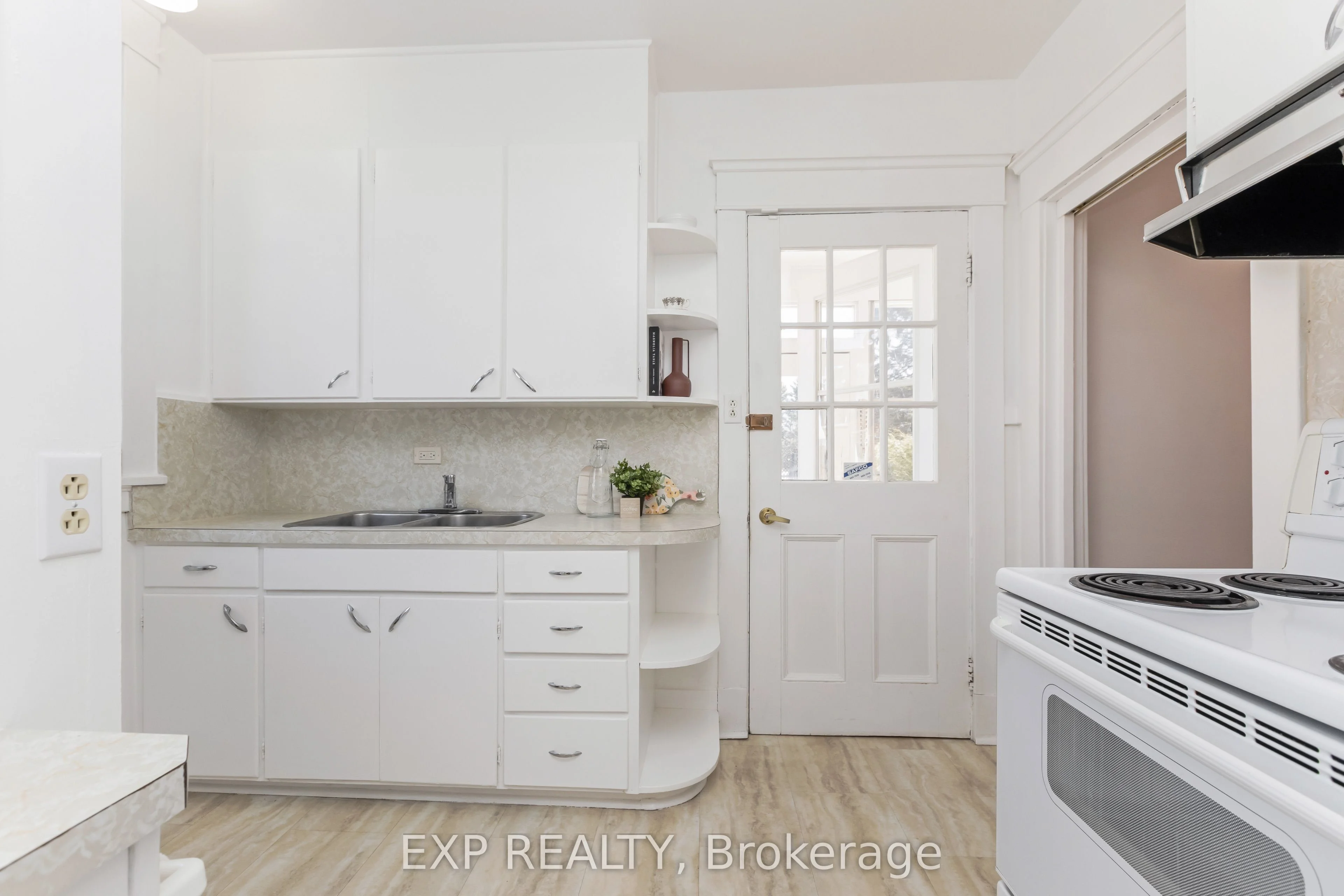 517 Smerdon Street, Hawkesbury, ON K6A 2M9