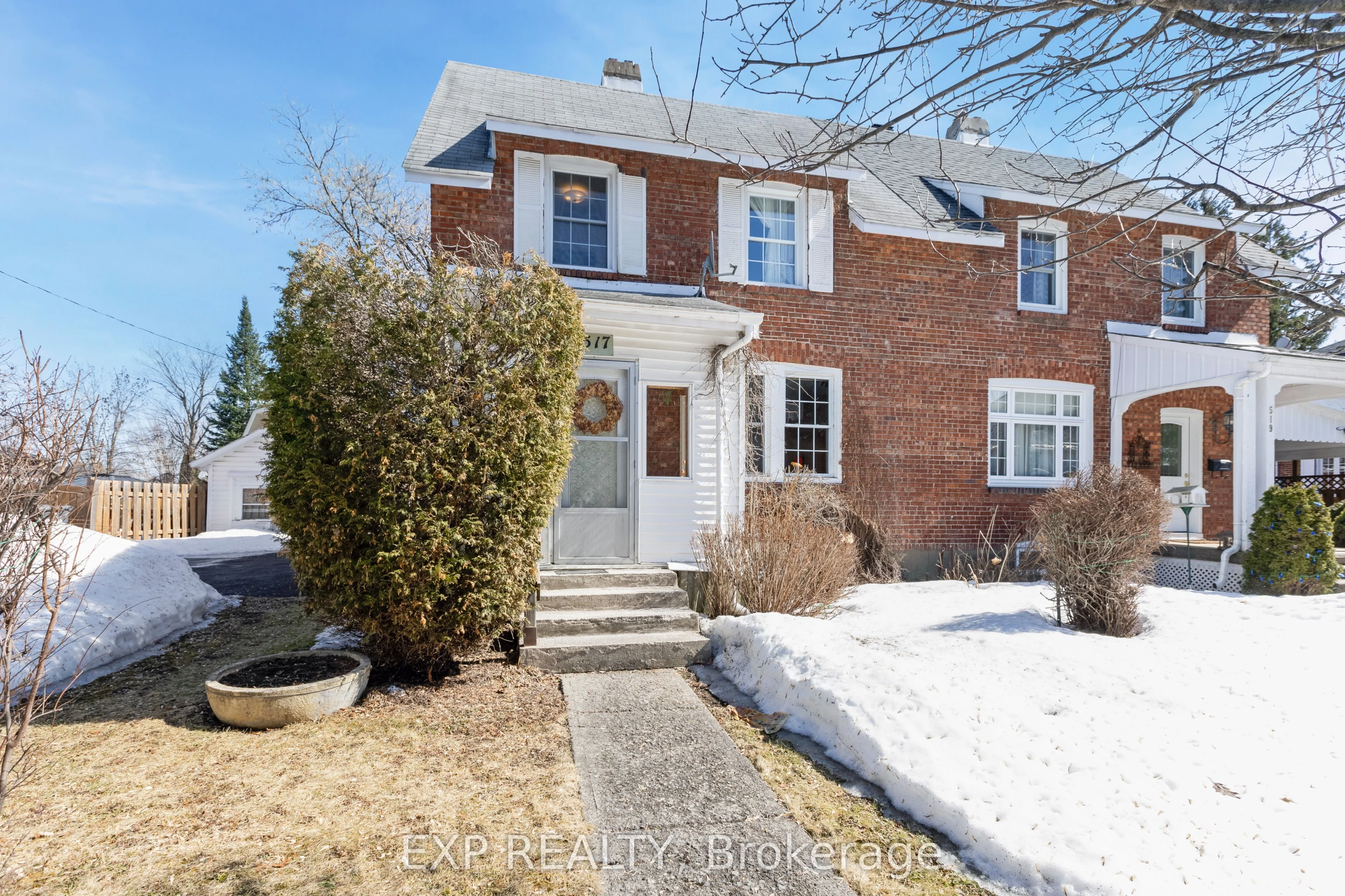 Semi-Detached in Hawkesbury