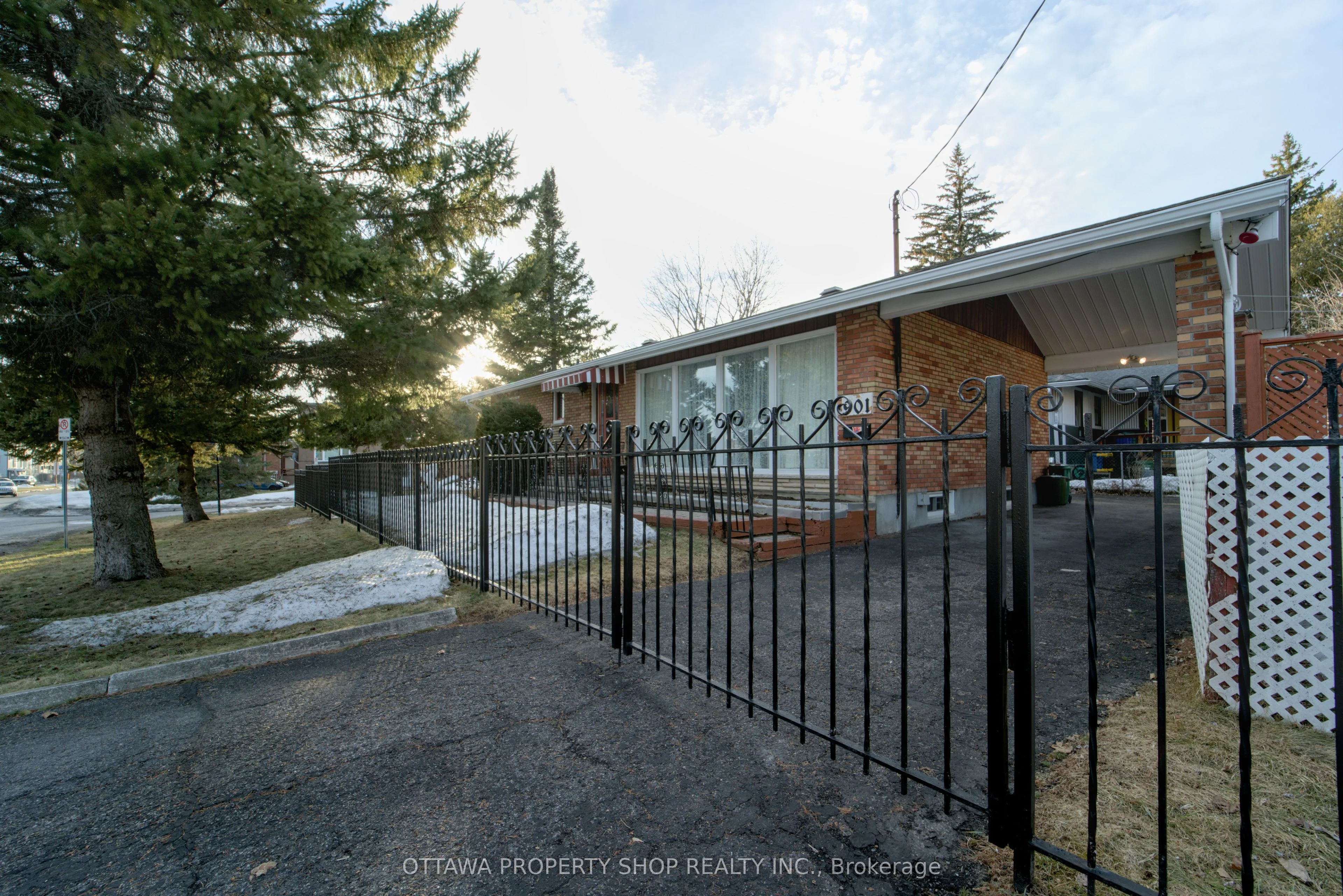 901 Charleswood Avenue, Overbrook - Castleheights And Area, On K1k 0w2