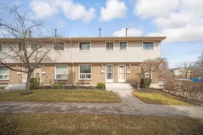 Condo Townhouse in Stratford