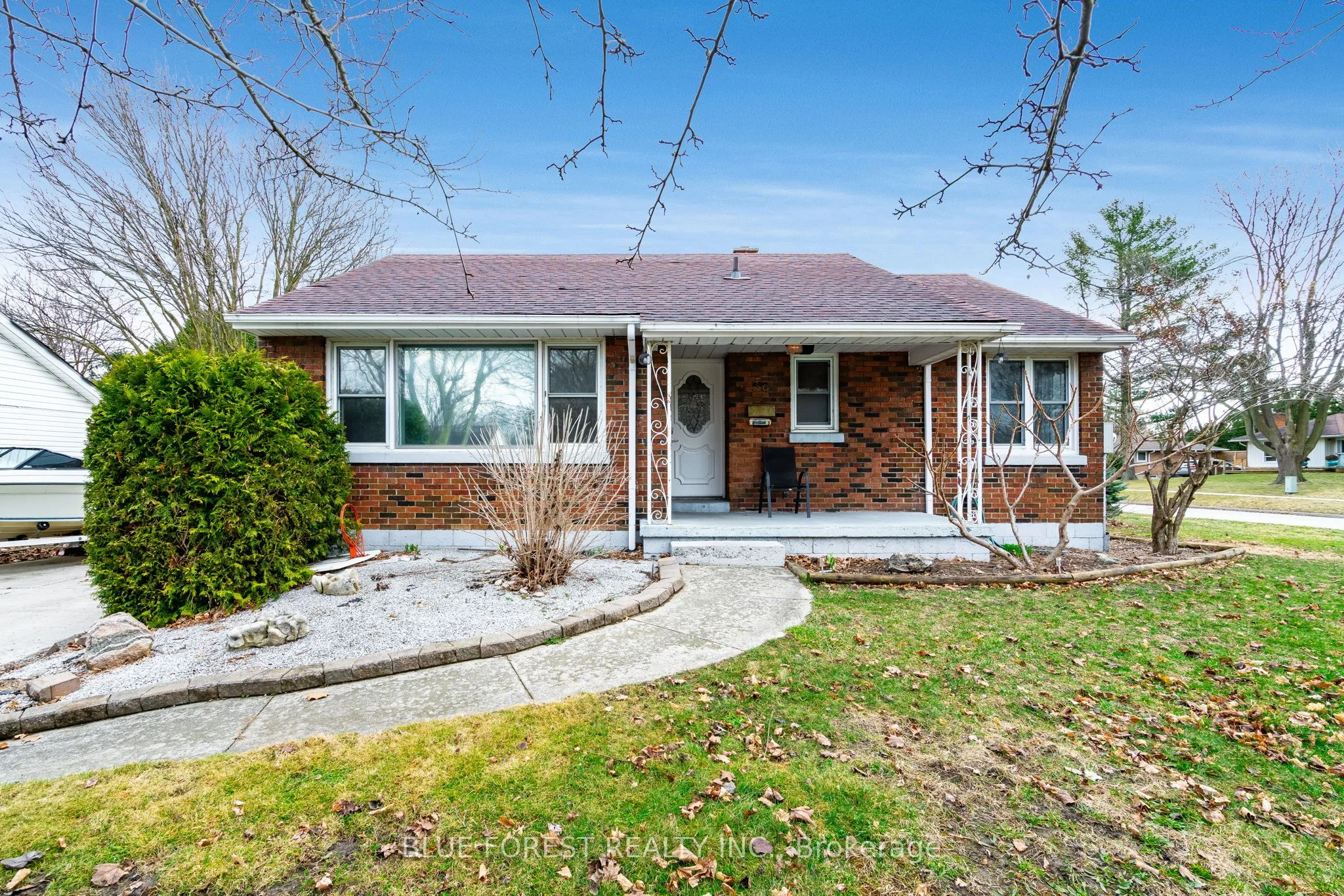 Detached in Chatham-Kent