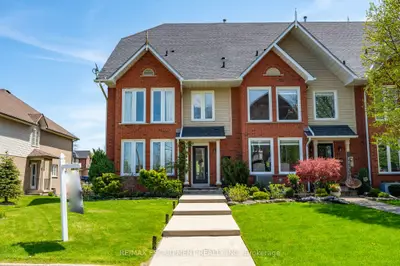 Att/Row/Townhouse in Hamilton