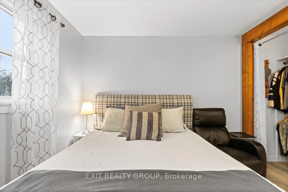 73 Livingstone Avenue E, Centre Hastings, ON K0K 2K0