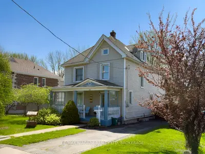 Detached in Port Colborne