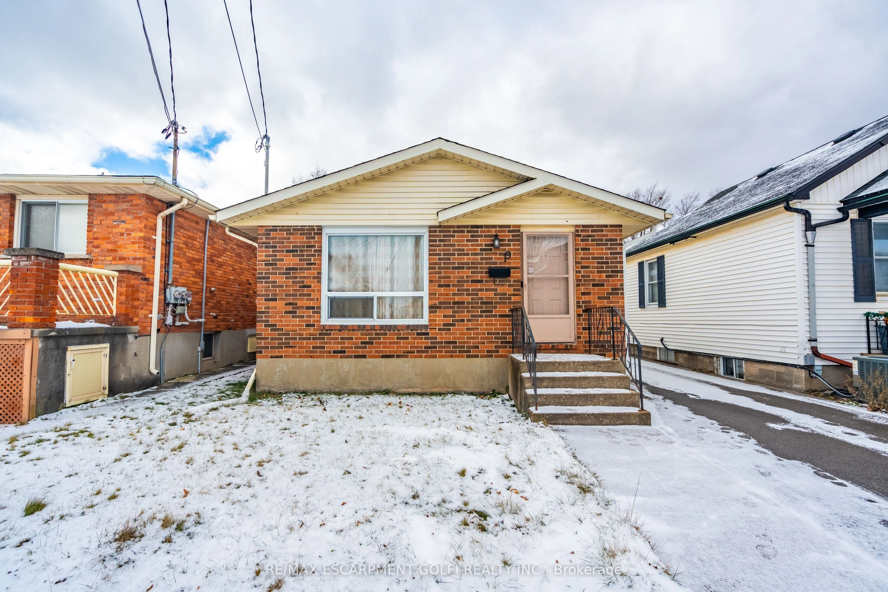 Detached in Thorold