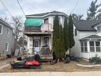 Duplex in Smiths Falls