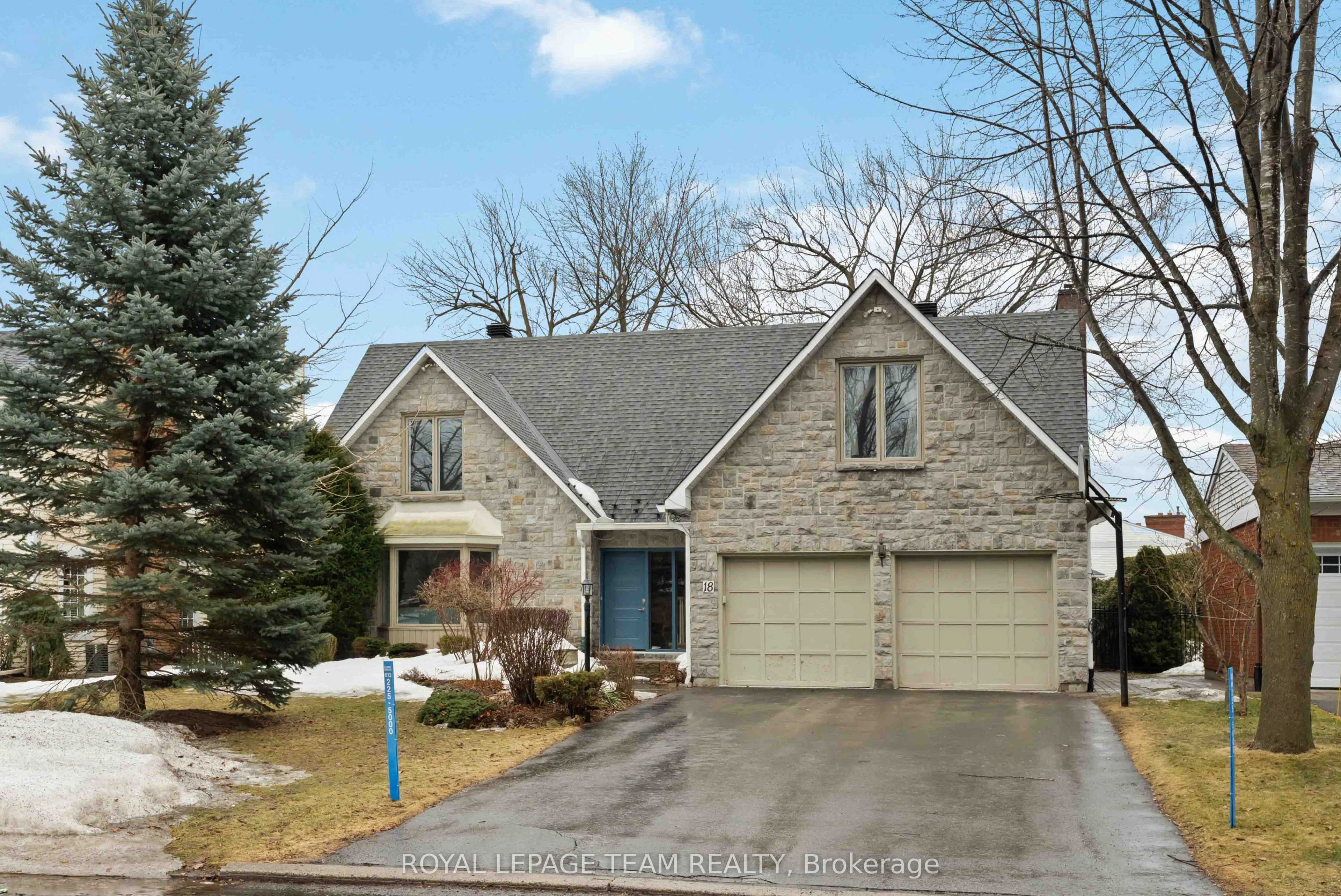 Detached in Country Place - Pineglen - Crestview and Area