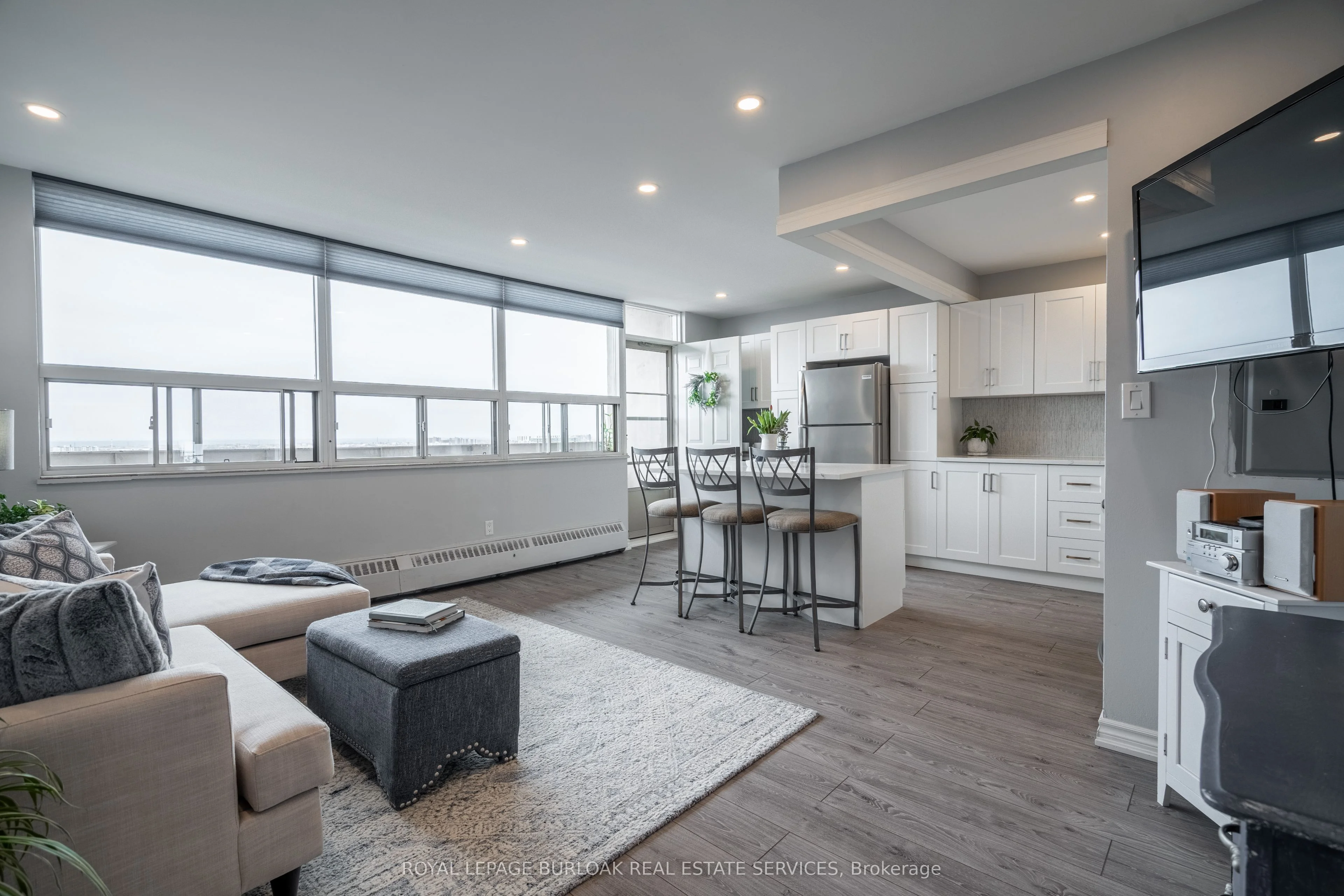 Condo Apartment in Hamilton