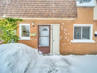 120 Country Club Drive 23, Guelph, On N1e 3k7
