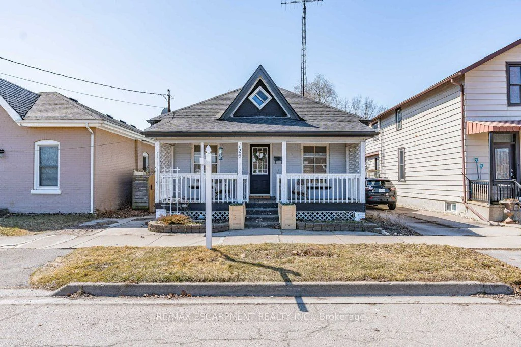 Detached in Brantford