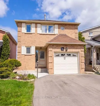 Att/Row/Townhouse in Hamilton