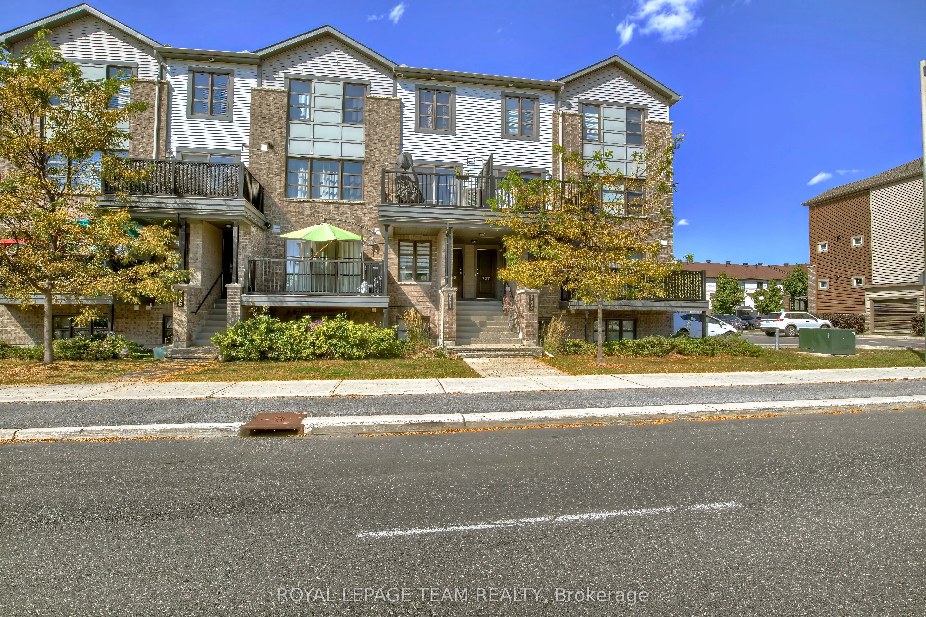 Condo Townhouse in Barrhaven