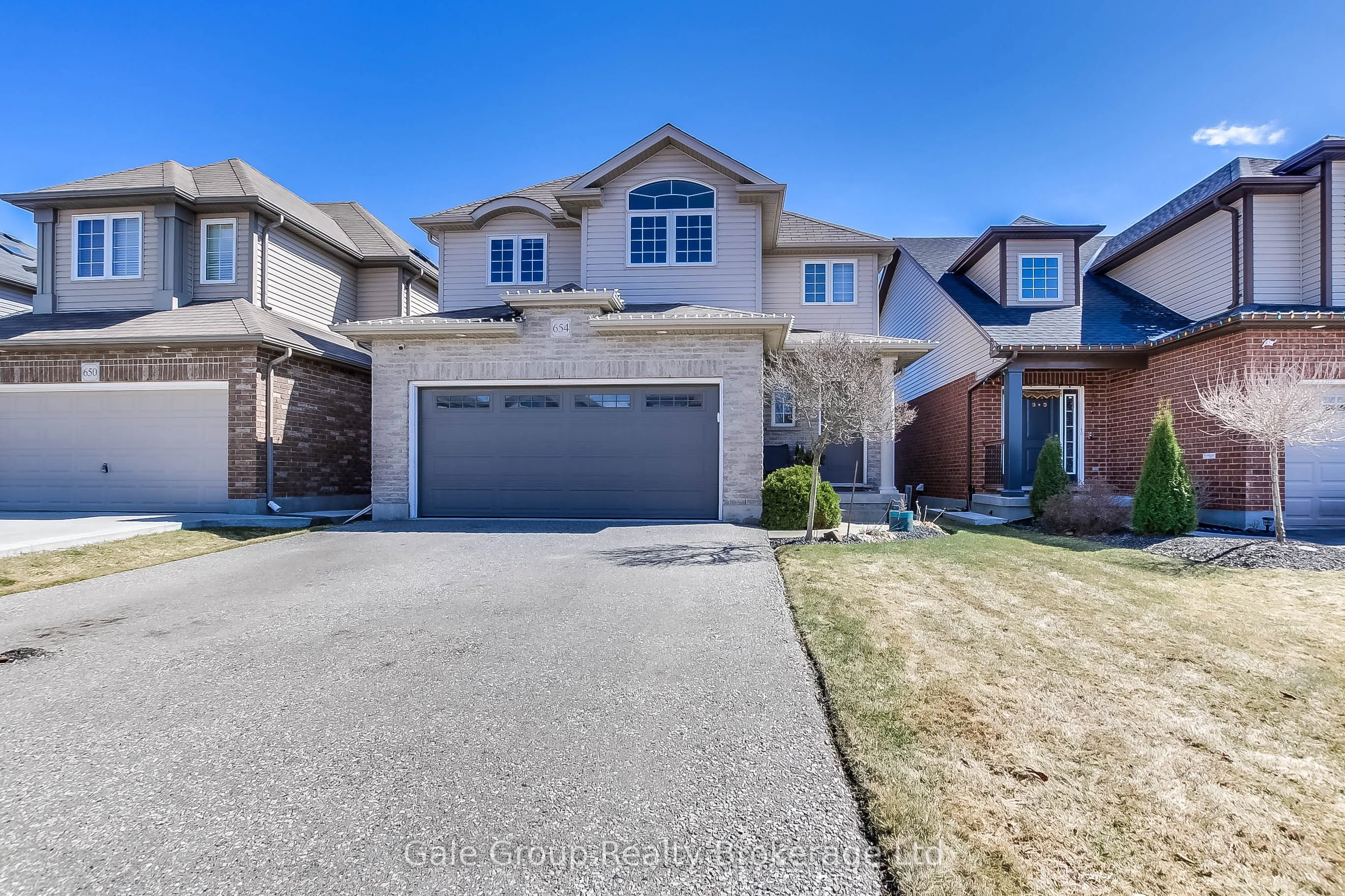 Detached in Woodstock