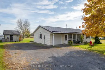 17884 Loyalist Parkway, Prince Edward County, On K0k 3l0