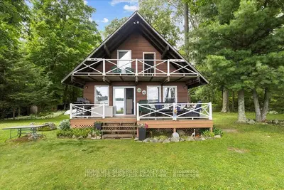 Detached in Marmora and Lake
